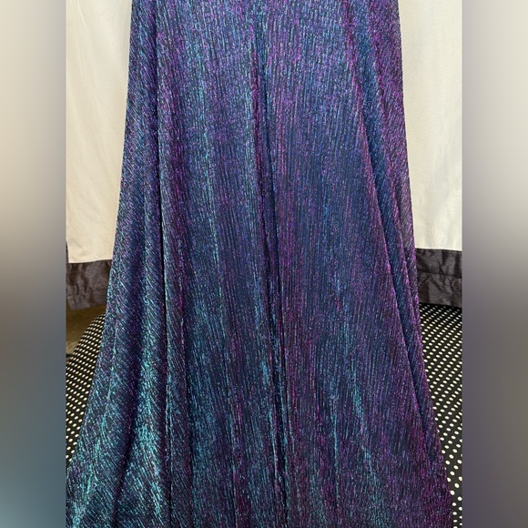 Betsy & Adam Metallic Halter Gown Blue Purple Iridescent Formal Dress - Picture 12 of 16